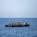  Guerra alle ONG: la Libia vieta il soccorso ai migranti a qualsiasi nave straniera vicino alle sue coste