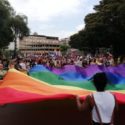  Reggio Calabria: migliaia di persone hanno sfilato al gay pride colorando la città