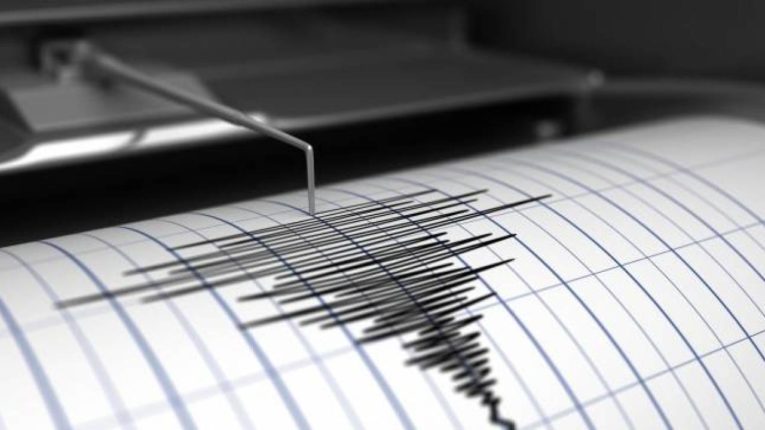 Forte scossa di terremoto, magnitudo 5.5, nel mediterraneo, avvertita sulle coste di Puglia, Calabria e Sicilia