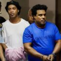  Arresti domiciliari per Ronaldinho dopo un mese di carcere. Il giocatore coinvolto in una trama da spy story sudamericana