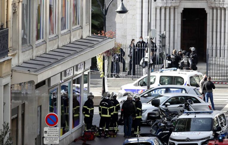 Francia: attacco terroristico  a Nizza 3 morti, una donna decapitata