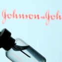  Johnson & Johnson chiede alla FDA di autorizzare il vaccino COVID-19