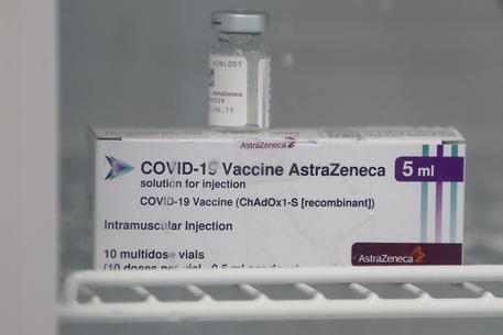 Vaccini Astrazeneca: bloccata distribuzione in Puglia
