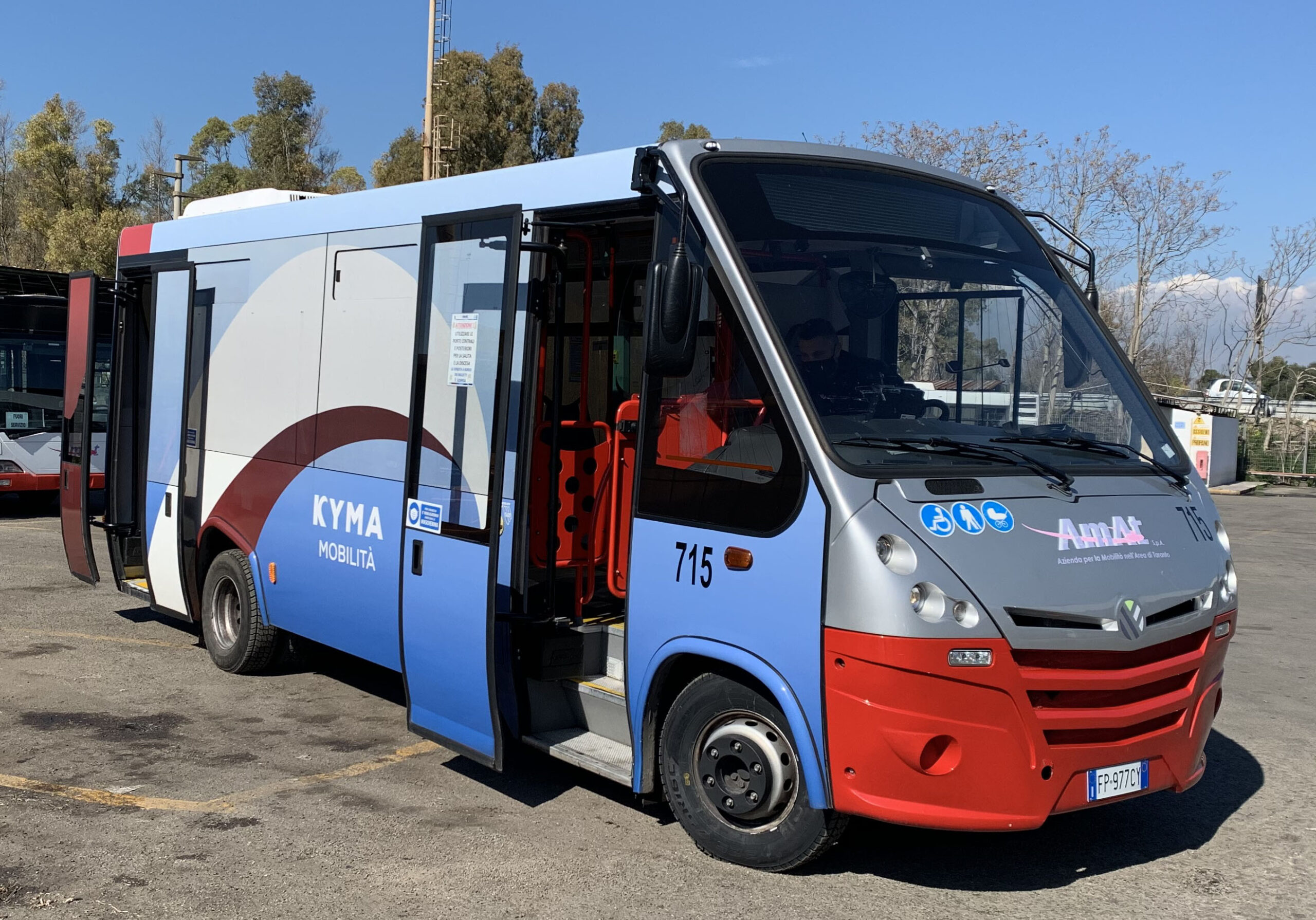 Taranto: servizio Bus-Vax gratuito anche alla “Renato Moro” e alla SVAM