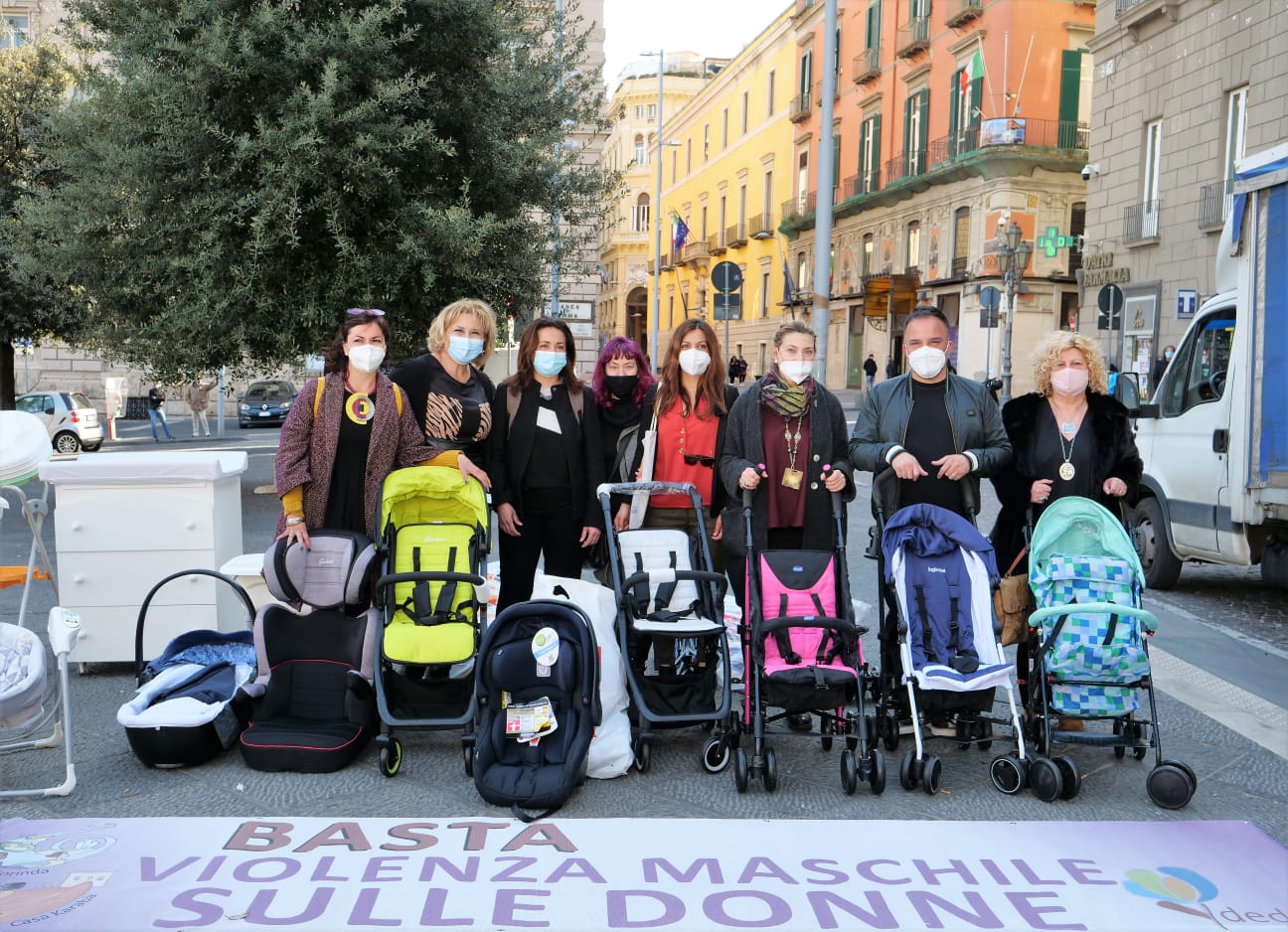Napoli: "Adotta una casa d'accoglienza per donne vittime di violenza con bambine e bambini"