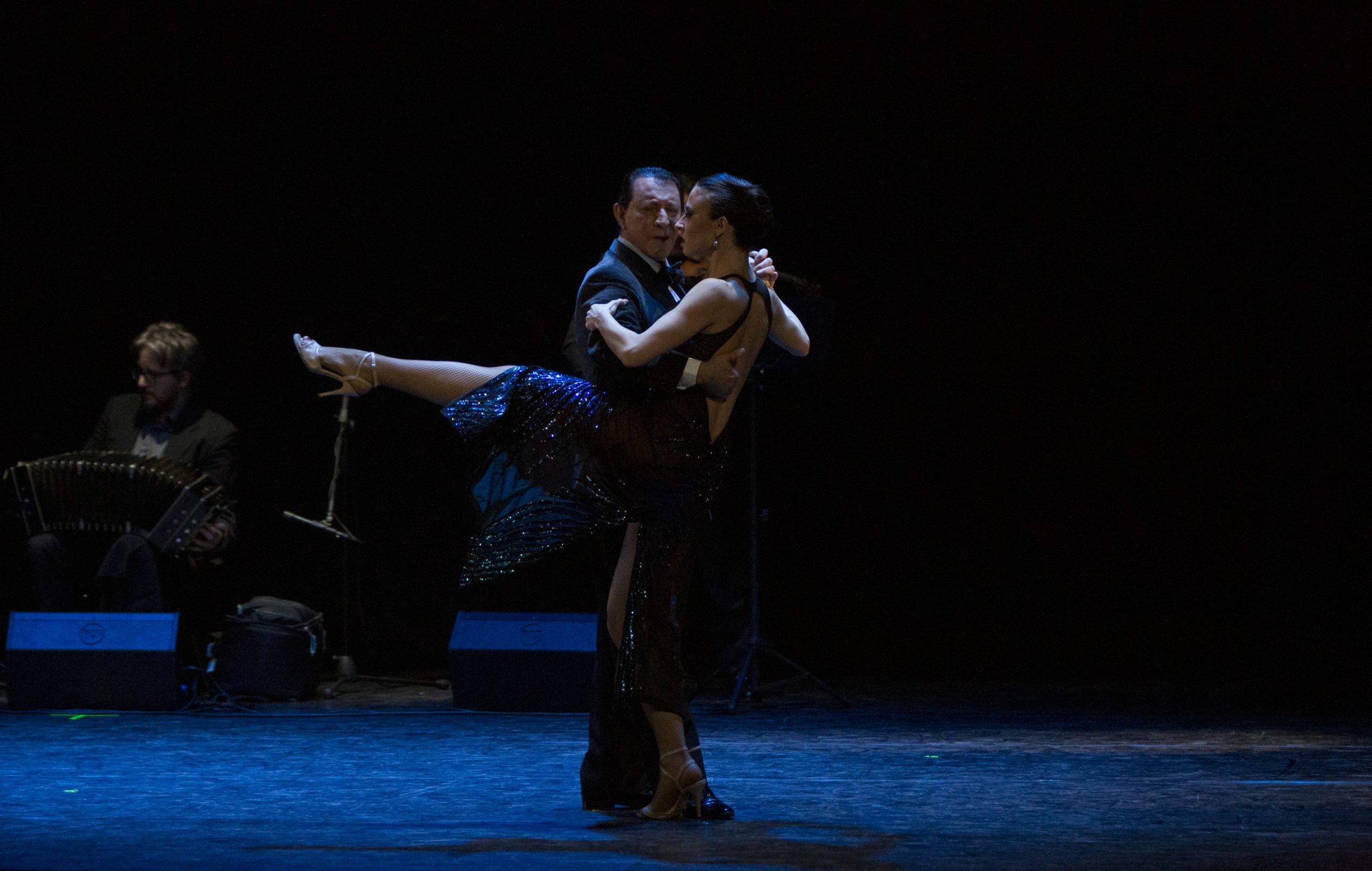 AMA Calabria, Miguel Angel Zotto esalta con il suo tango