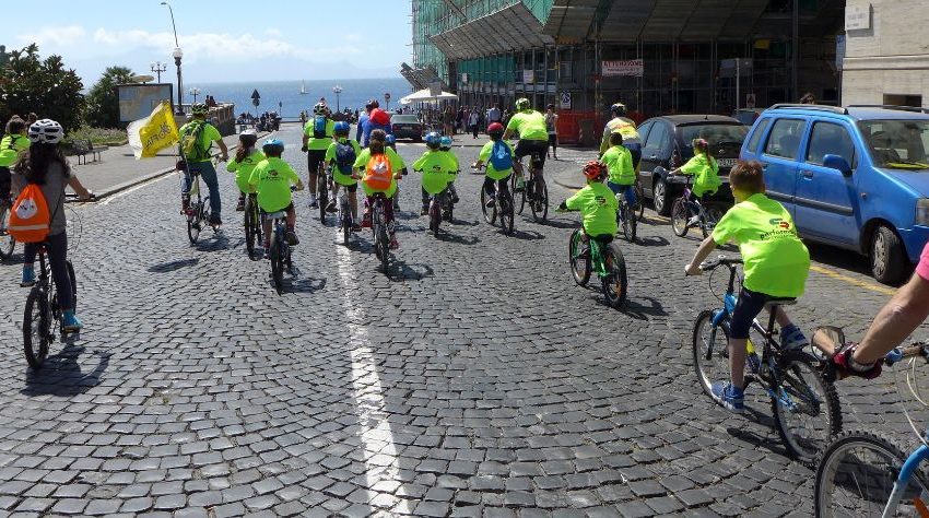  Bimbimbici, domenica si pedala con FIAB cicloverdi sul lungomare di Napoli