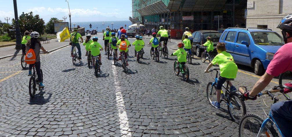 Bimbimbici, domenica si pedala con FIAB cicloverdi sul lungomare di Napoli