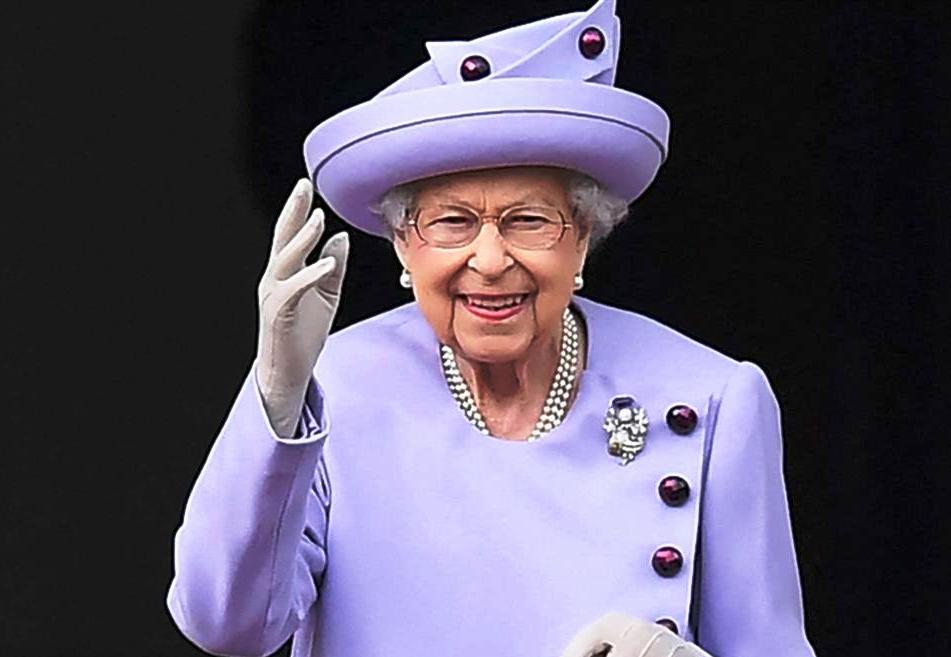 Finisce dopo 70 anni il regno di Elisabetta II