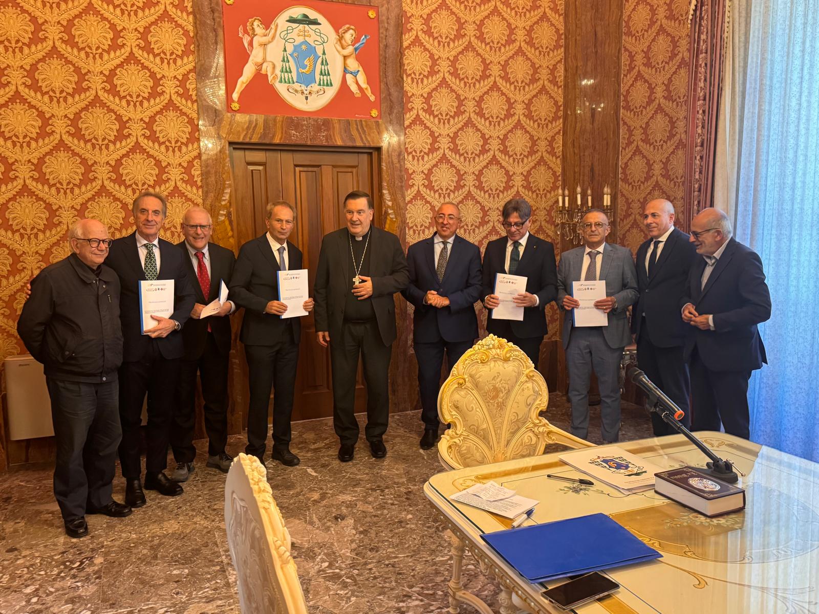 AL PALAZZO ARCIVESCOVILE DI CATANZARO NASCE L’“ALLEANZA PER IL BENE COMUNE” ALLA PRESENZA DELL’ARCIVESCOVO MANIAGO E DEL PREFETTO DI NUZZO AL PALAZZO ARCIVESCOVILE DI CATANZARO NASCE L’“ALLEANZA PER IL BENE COMUNE” ALLA PRESENZA DELL’ARCIVESCOVO MANIAGO E DEL PREFETTO DI NUZZO
